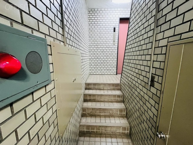 越山ビル　エントランス