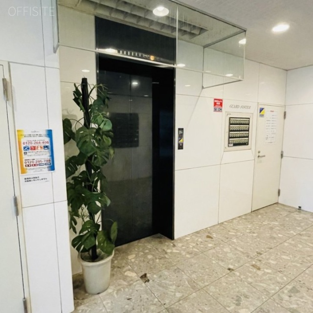 ライオンズプラザ本町ビル　エレベーター