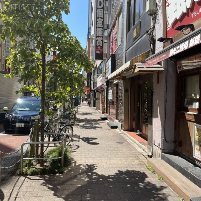 岩田ビル　前面歩道