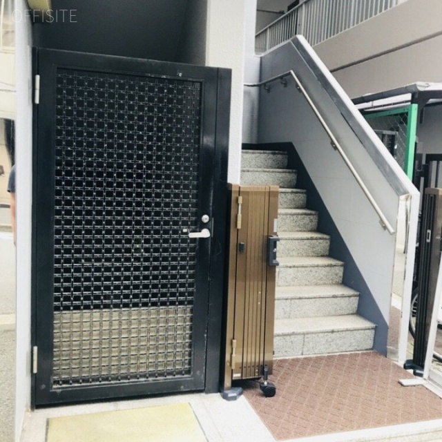 山田屋ビル エントランス