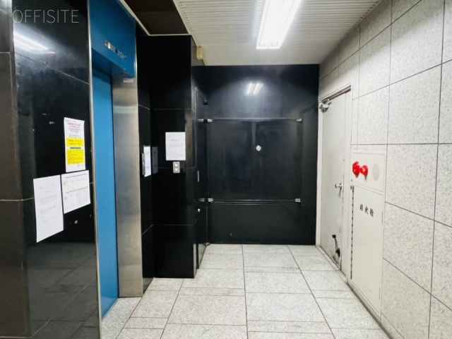 銀座東新ビル エントランス