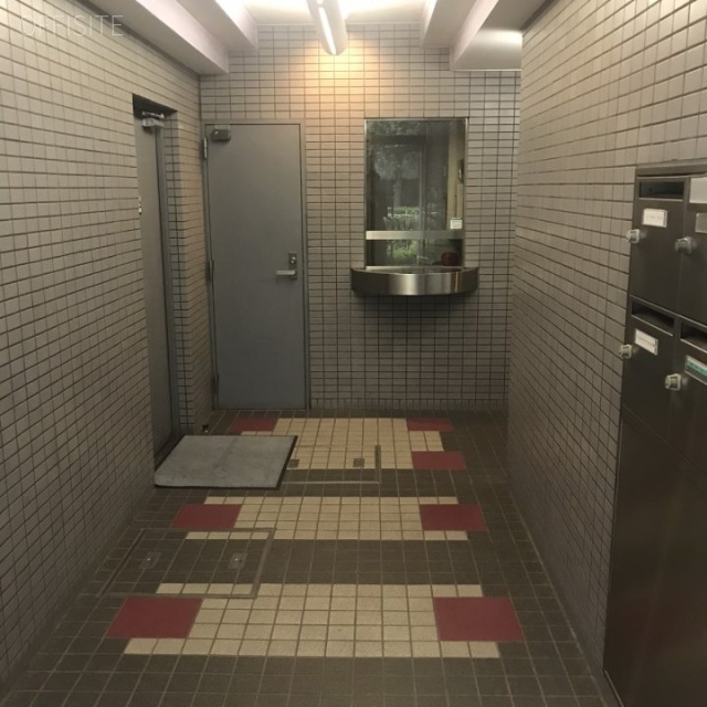 THビル エントランス
