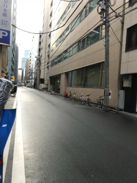 野村ビル ビル前面道路