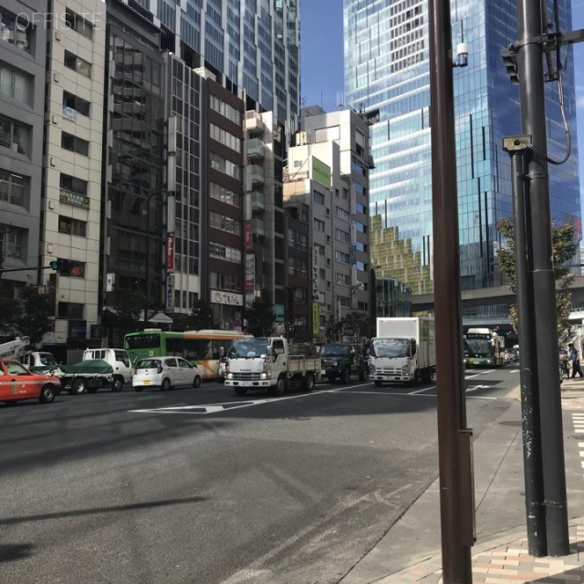 渋谷アサヒビル ビル前面道路