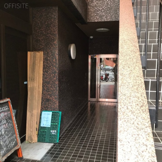 松本館ビル エントランス