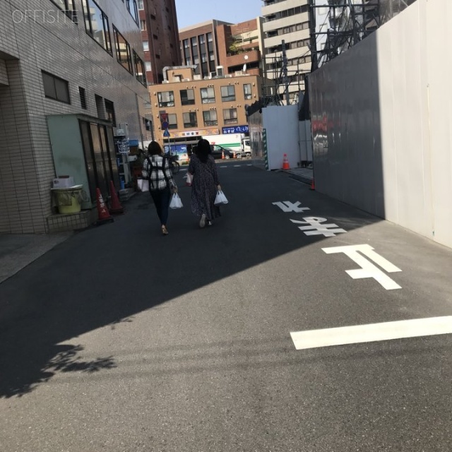 石田ビル ビル前面道路