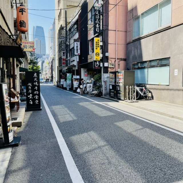 新橋TSビル ビル前面道路