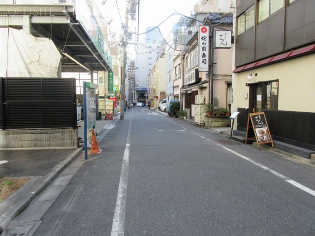 古谷ビル ビル前面道路