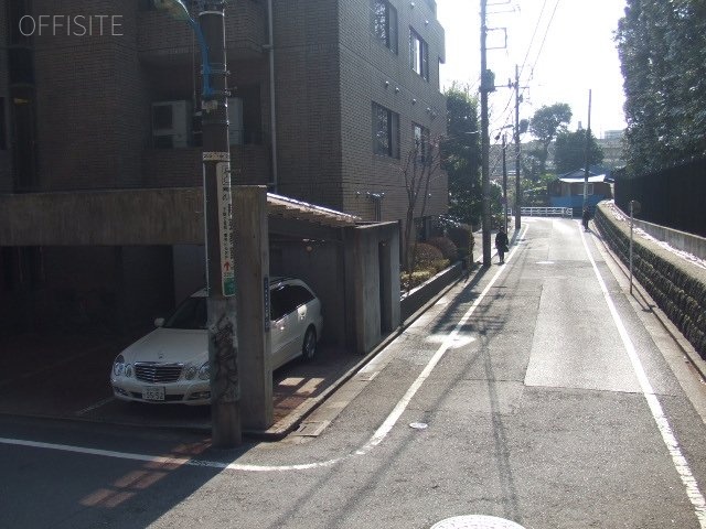 千駄ヶ谷パークスクエア ビル前面道路