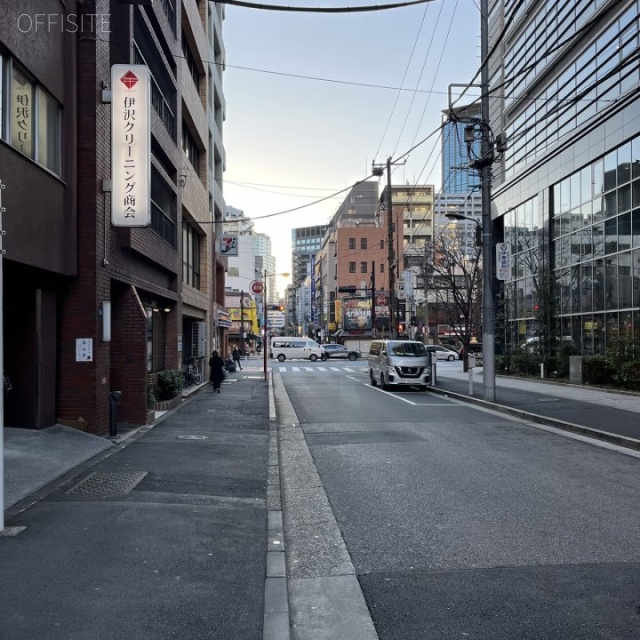 アーク神保町ビル 前面道路