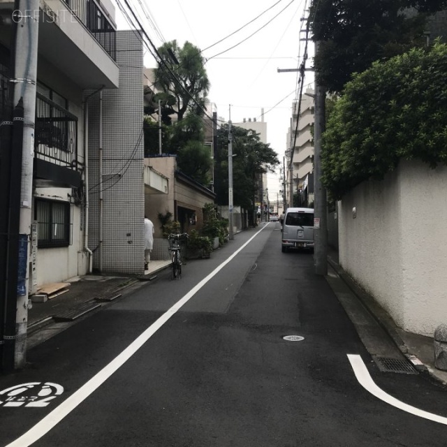 原宿第2コーポ　ビル前面道路