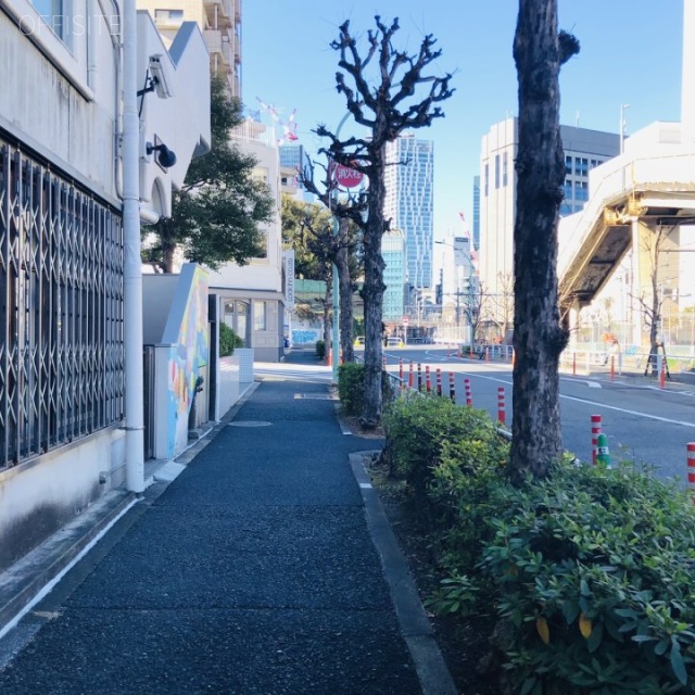 御池ビル 前面歩道