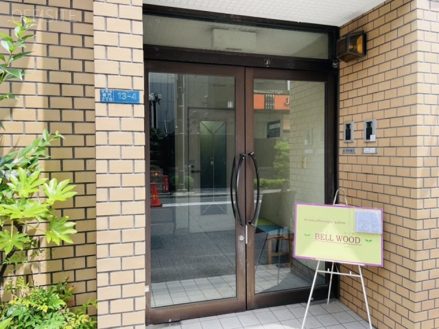 岡本ビル　オフィスビル出入口