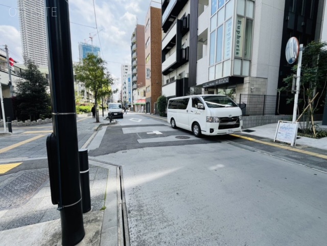 アップルーヴメントビル 周辺