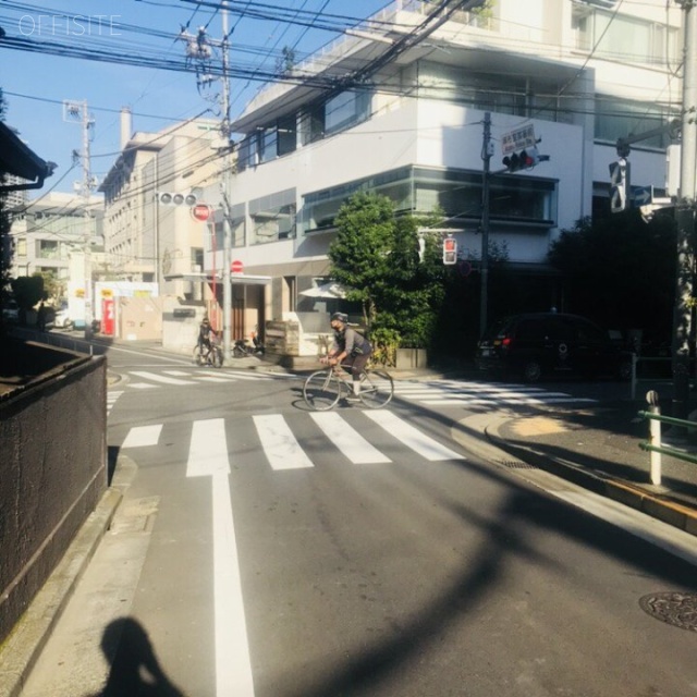 南蛮ビル ビル前面道路