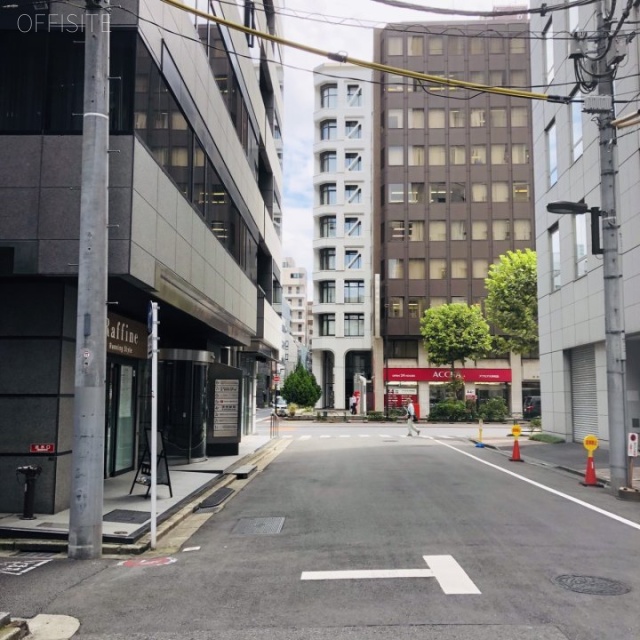 鎌倉橋ビルディング ビル前面道路
