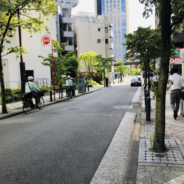 新大友ビル　前面道路