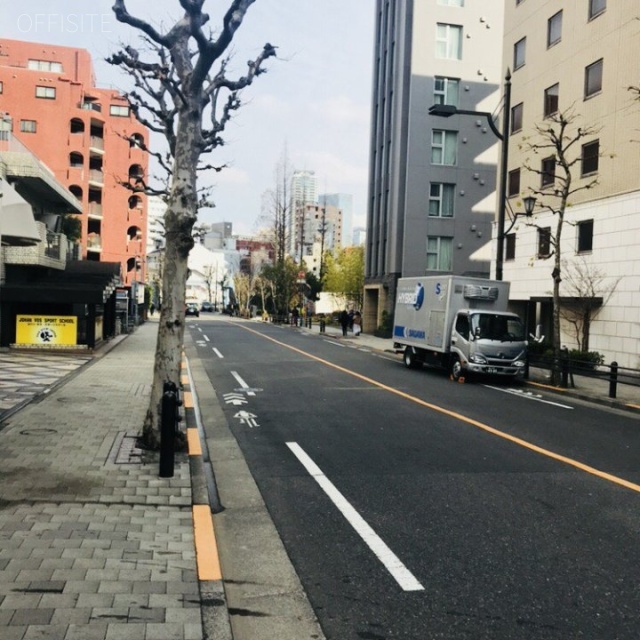 パレ乃木坂 ビル前面道路