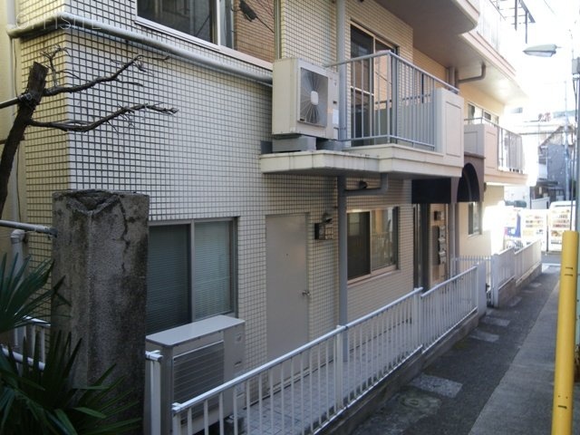 八幡ビル 外観