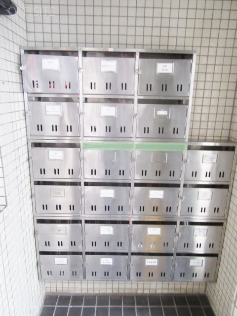 クレスト赤坂 郵便受け