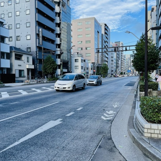 セントオフィス秋葉原 ビル前面道路