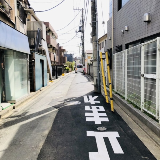 瑞穂ビル 側道