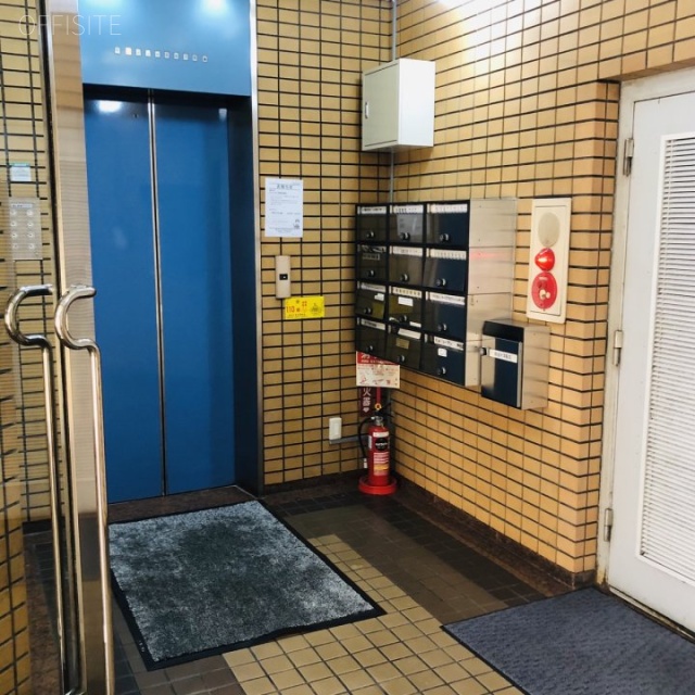 イワカタビル エントランス