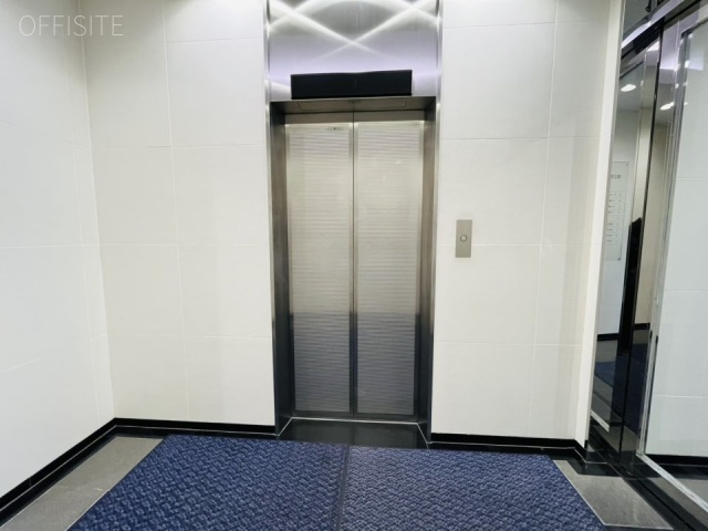 渡辺西新宿ビル　エントランス