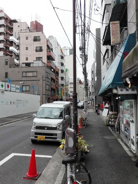 スポーツ振興第3ビル ビル周辺道路