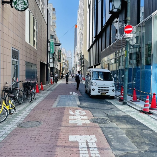 上野6丁目MMビル ビル前面道路