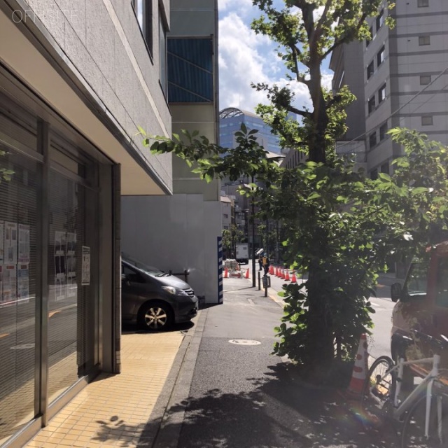 麹町田村ビル ビル前面道路