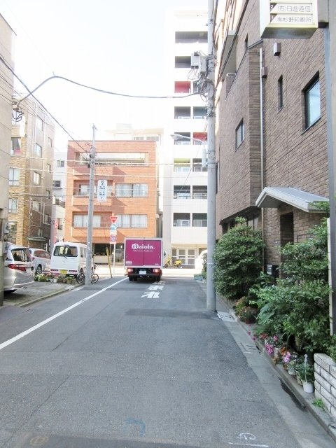 杉野ビル ビル前面道路