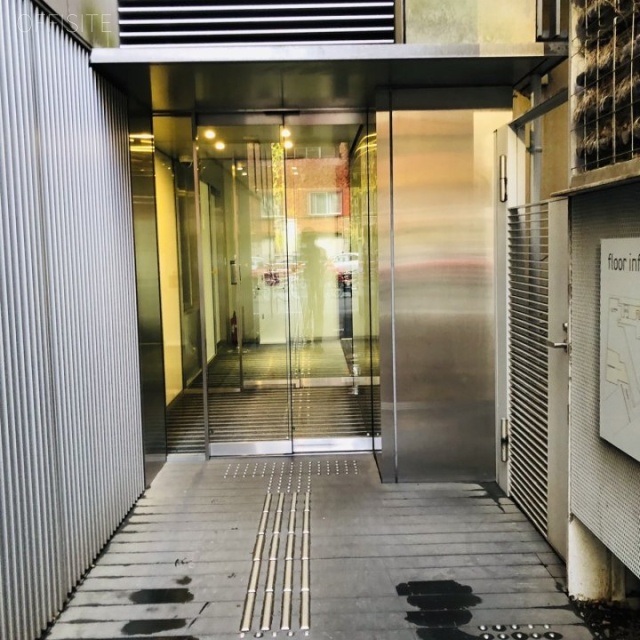 恵比寿グリーングラス(コンパスオフィス) オフィスビル出入口
