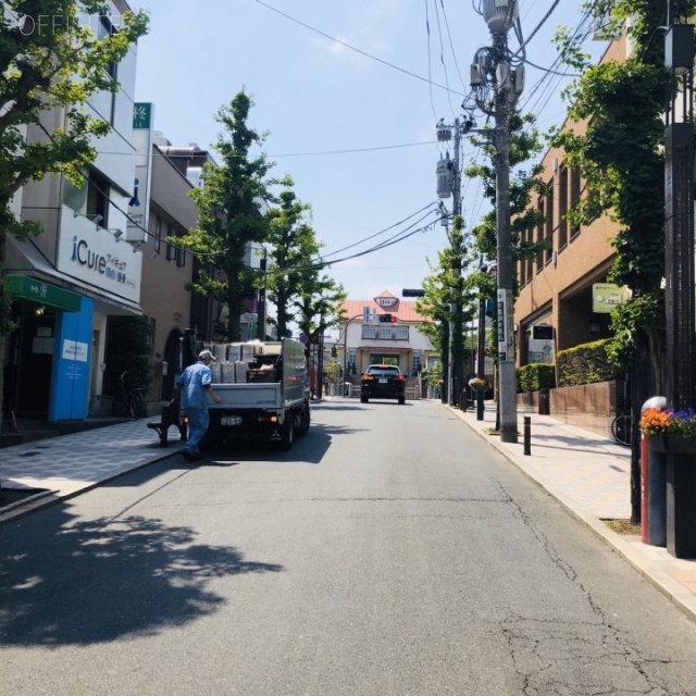 DY2 ビル前面道路