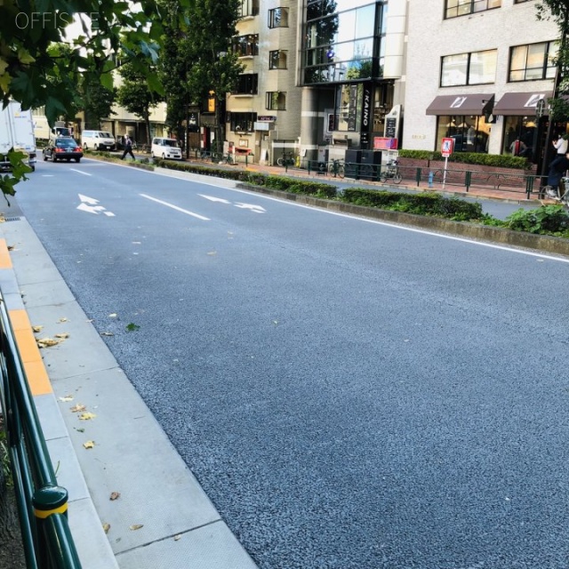 WORKING PARK EN ビル前面道路