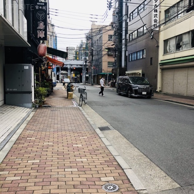 SDビル ビル前面道路