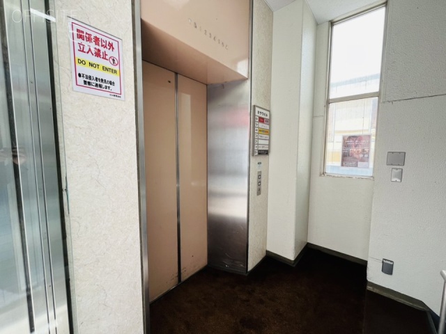 ミサワビル　エントランス