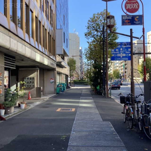 BIZCORE東神田 前面歩道