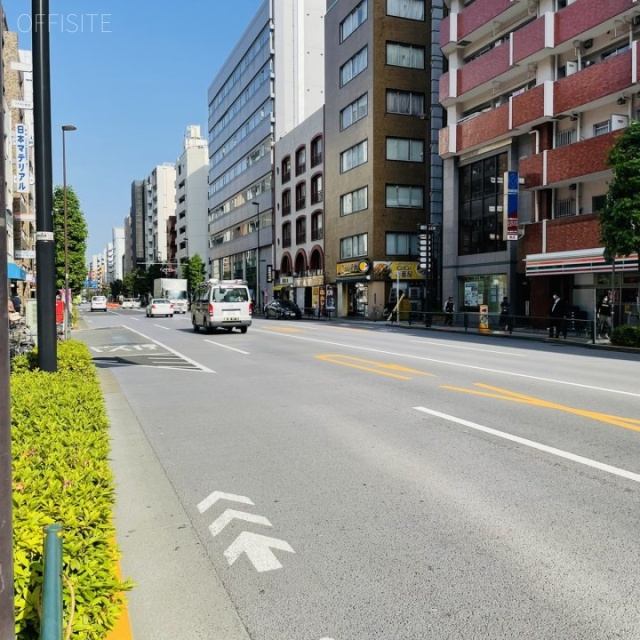 青柳ビル ビル前面道路