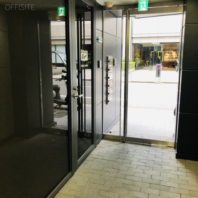 青山江崎ビル　エントランス