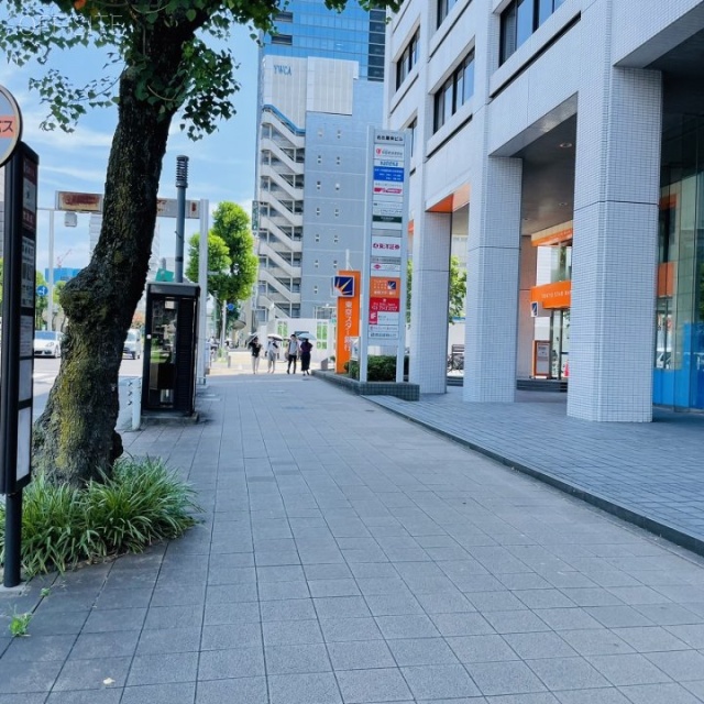 名古屋栄ビル 前面歩道