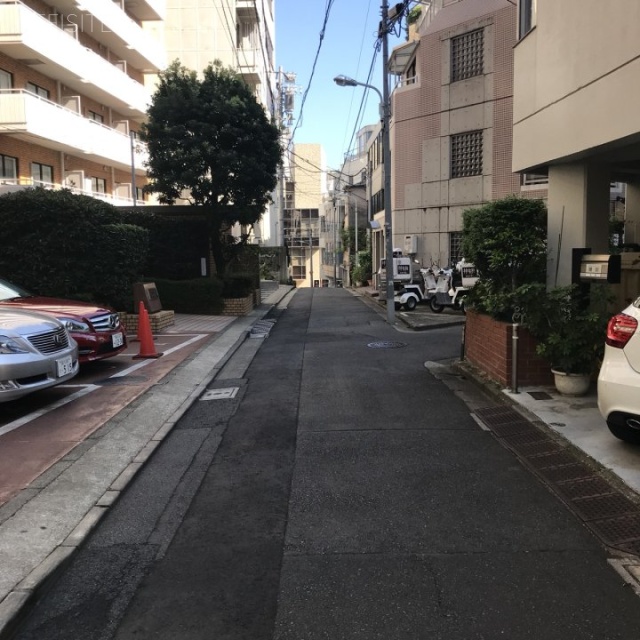 ベラコート渋谷 ビル前面道路