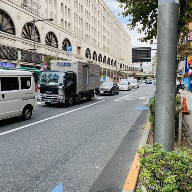 丸善ビル ビル前面道路