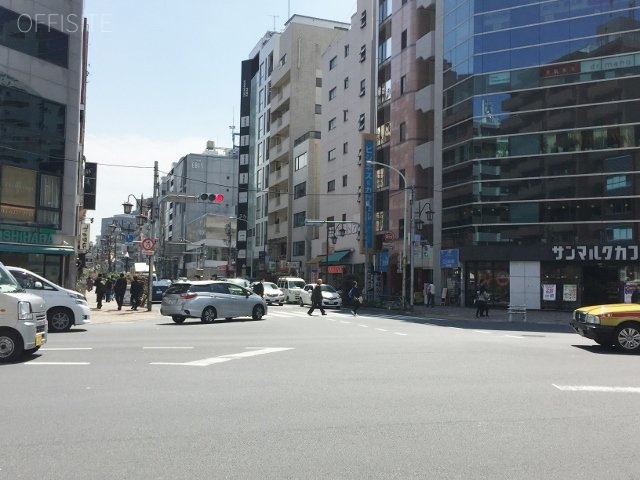 サン栄ビル ビル前面道路