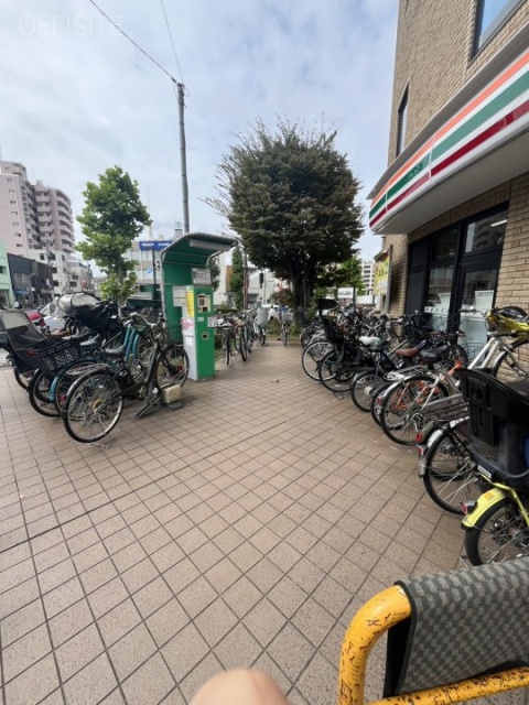 NK志村坂上ビル　前面歩道