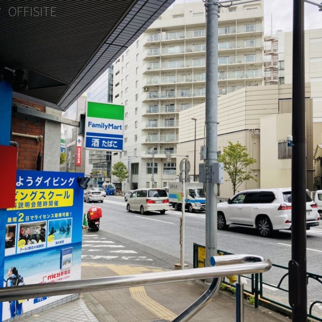 新宿SKY(エスケーワイ)ビル ビル前面道路