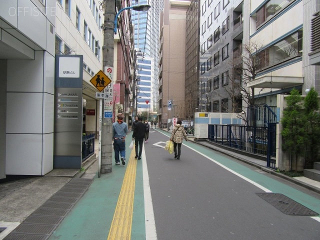 砂原ビル ビル前面道路