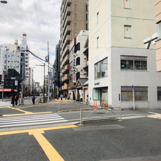 タシカ屋ビル ビル前面道路