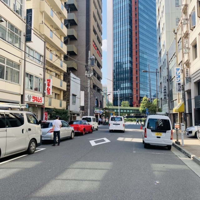 GOODAY BLDG AKIHABARA ビル前面道路