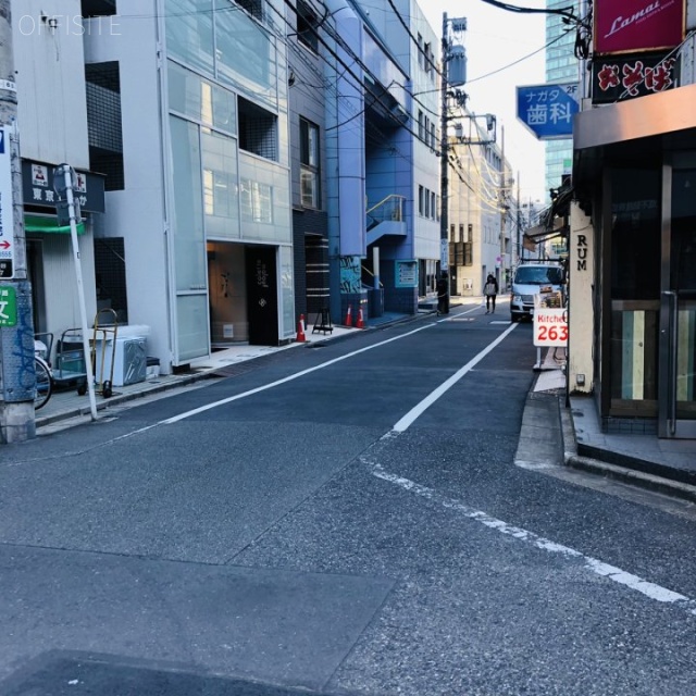 Stage Aoyama ビル前面道路